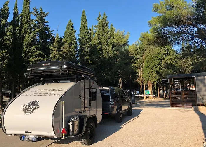 Camping Vransko Jezero - Crkvine