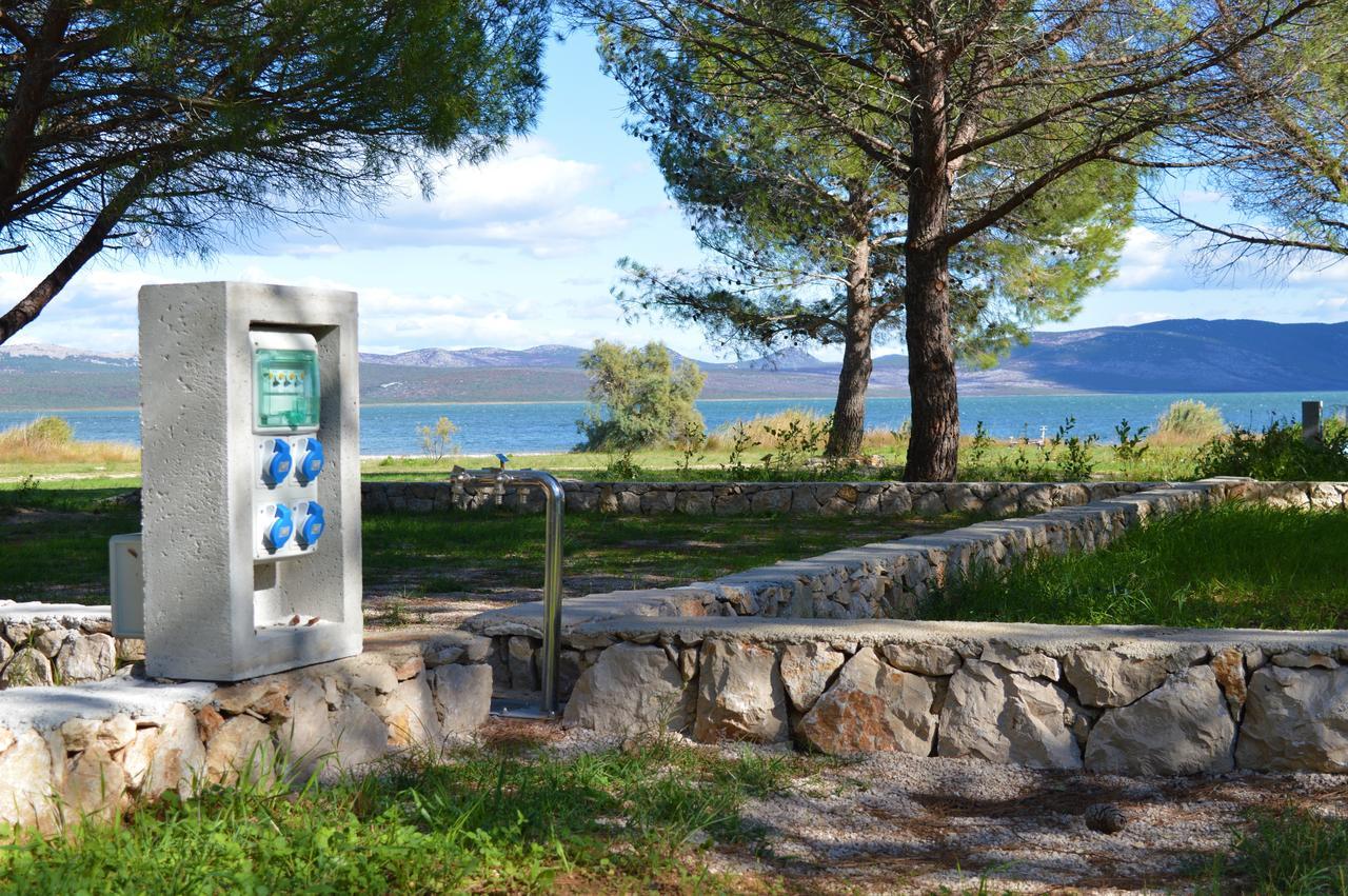 Vransko Jezero - Crkvine Pakoštane