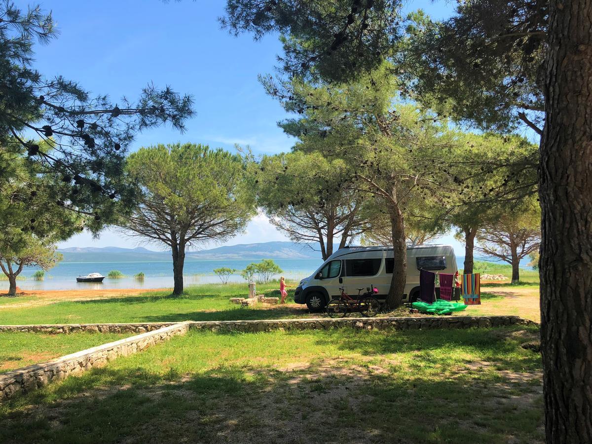 Vransko Jezero - Crkvine Campingplatz Pakoštane
